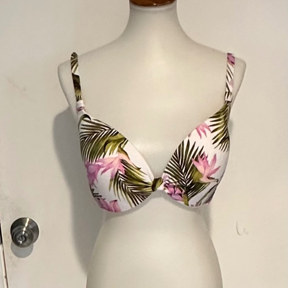 Shade & Shore White Ruched Purple Floral Bikini Top 38 D.‎